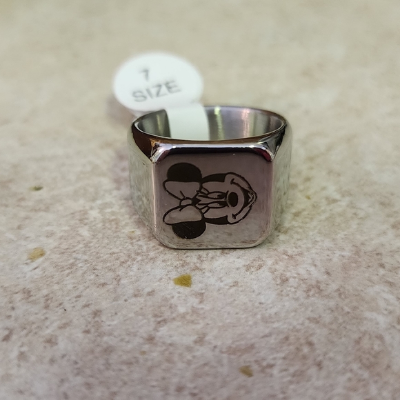 Minnie Mouse Ring Size 7 - Picture 3 of 4